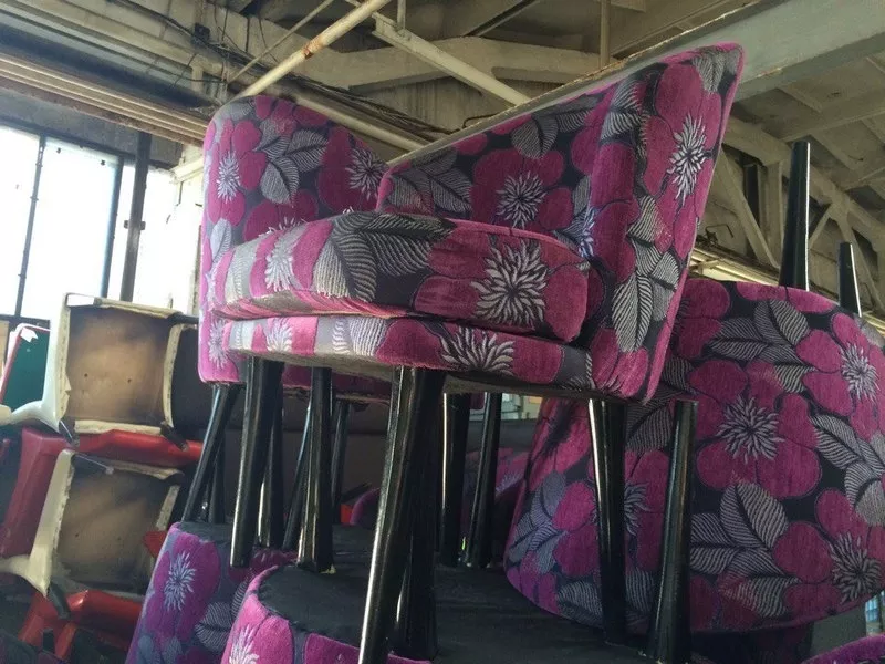 Продам розовые кресла бу для кафе