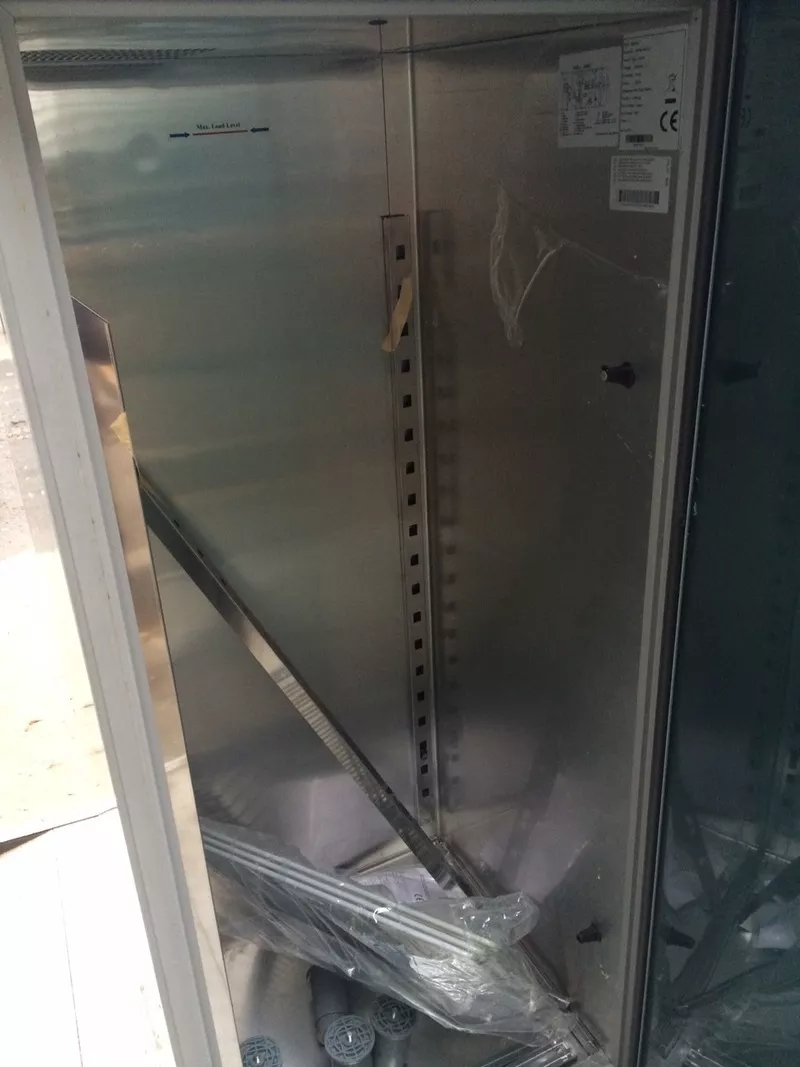 Продам новый морозильный шкаф Mastro BMB0002/FI 2